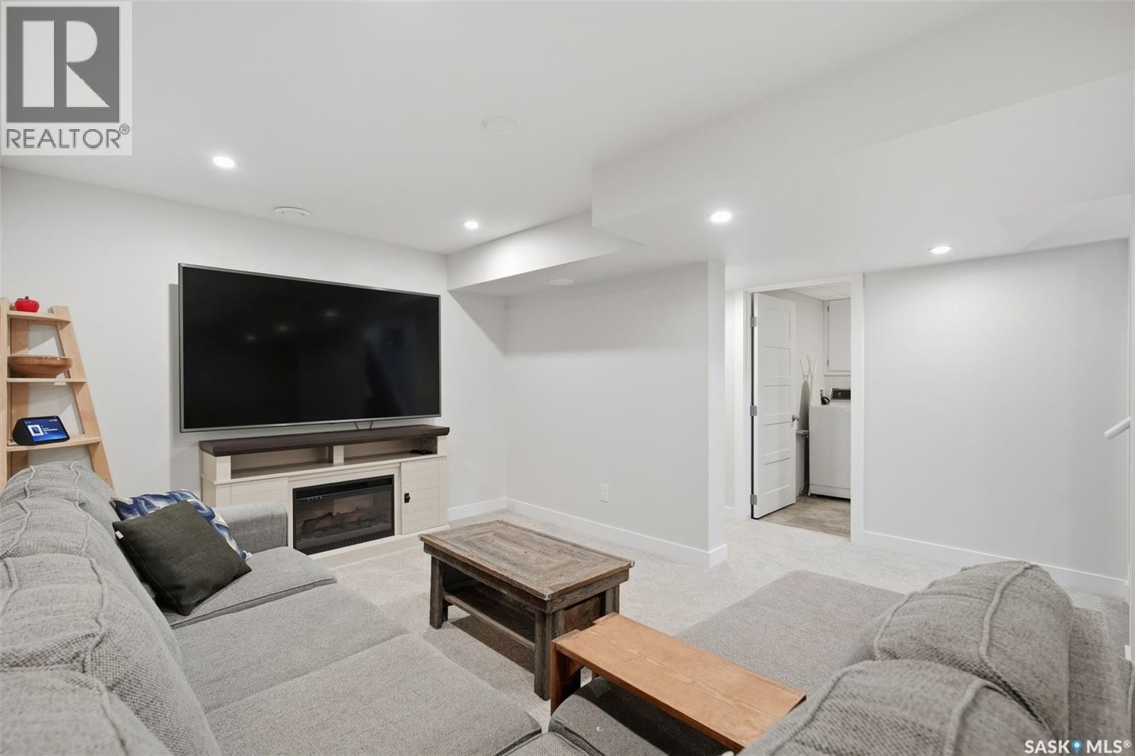 49 Mackenzie Crescent, Saskatoon, SK