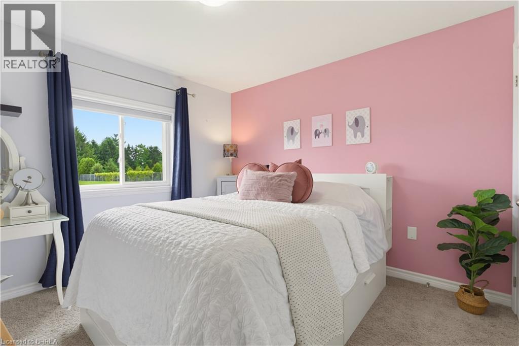 21 Irongate Drive, Paris, ON