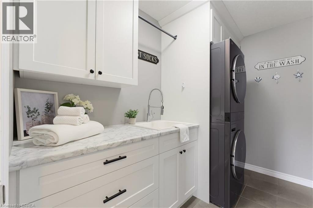 21 Irongate Drive, Paris, ON