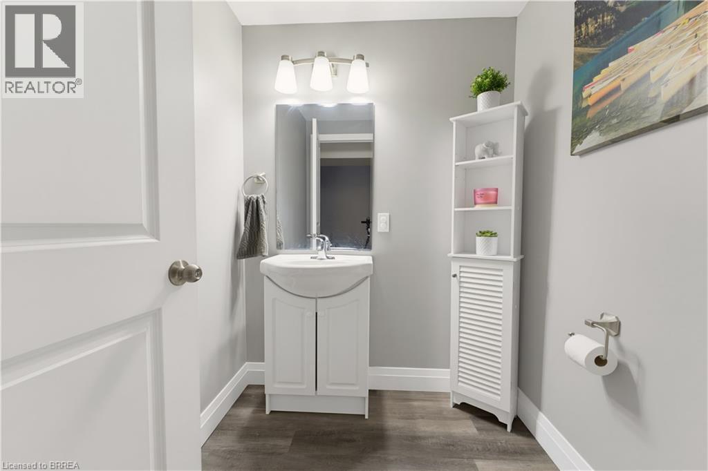 21 Irongate Drive, Paris, ON