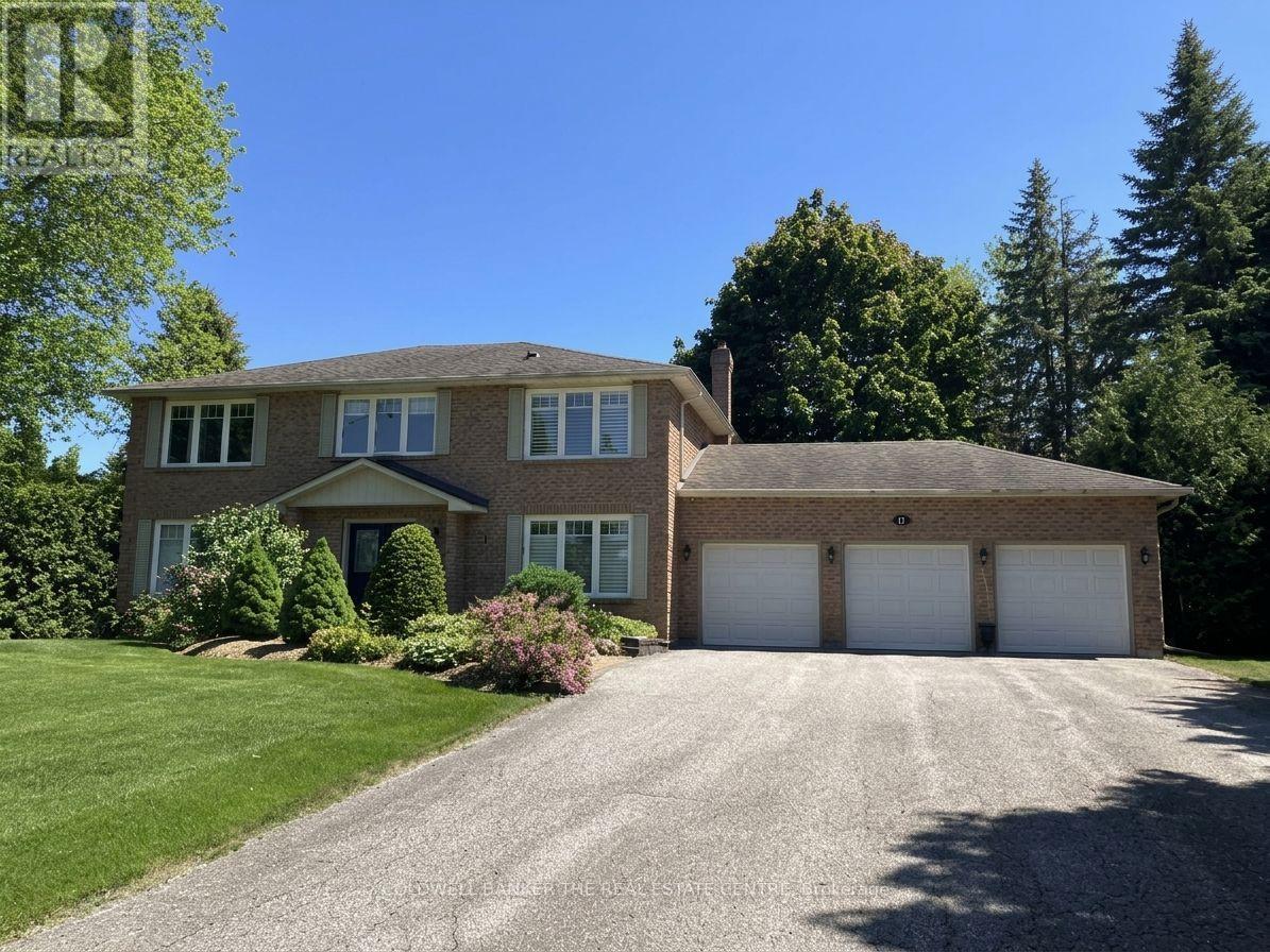 Front - 11 Ramsden Crescent, East Gwillimbury, ON