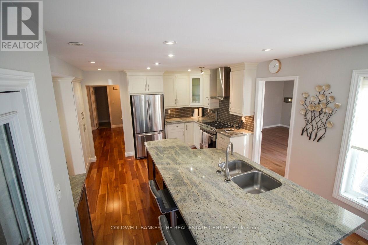 Kitchen - 11 Ramsden Crescent, East Gwillimbury, ON