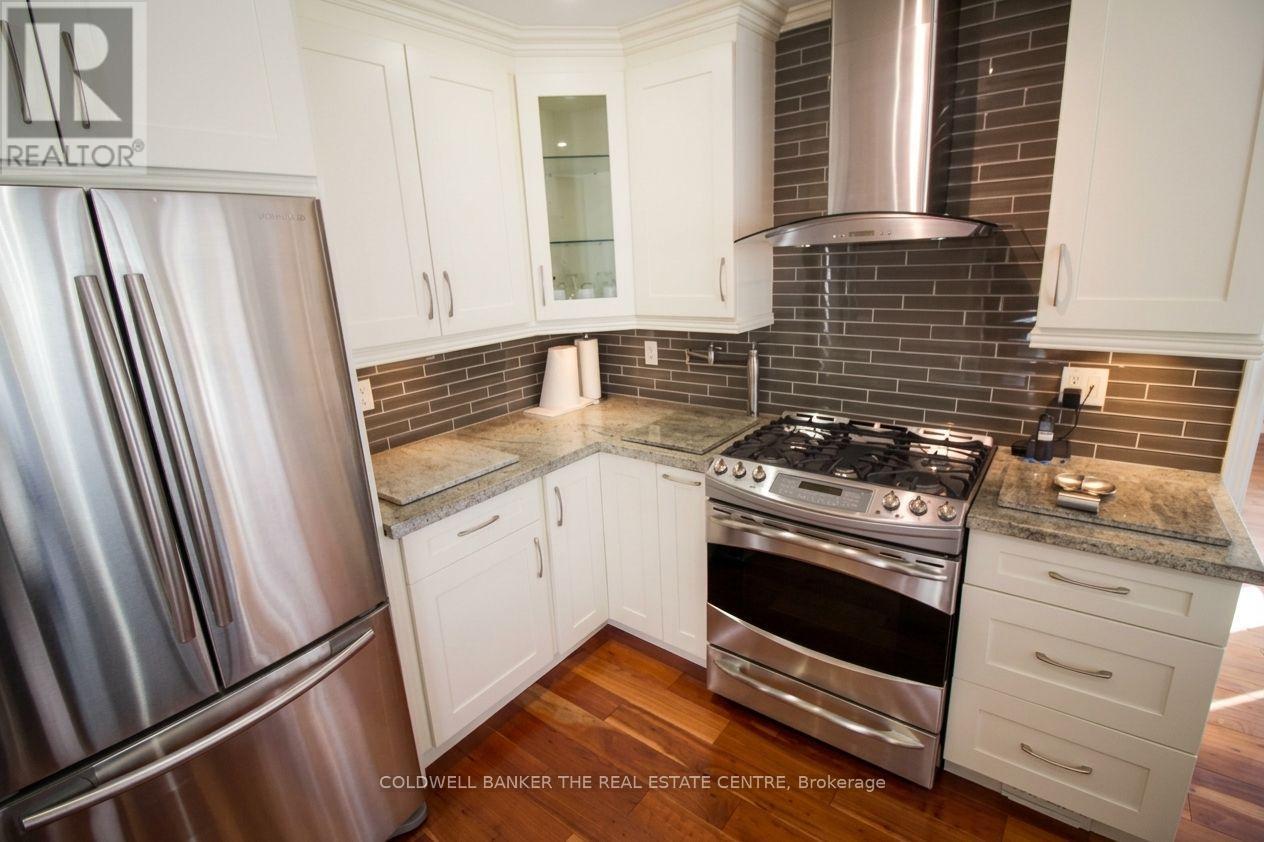 Kitchen - 11 Ramsden Crescent, East Gwillimbury, ON