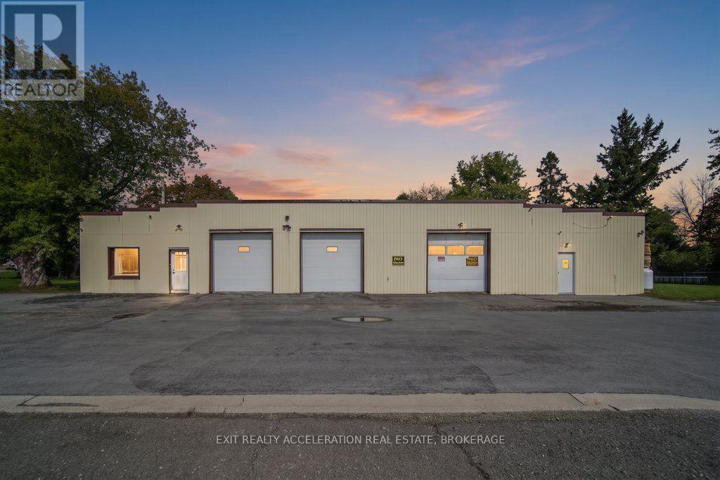 6715 County Rd 2, Loyalist (Lennox And Addington - South), ON