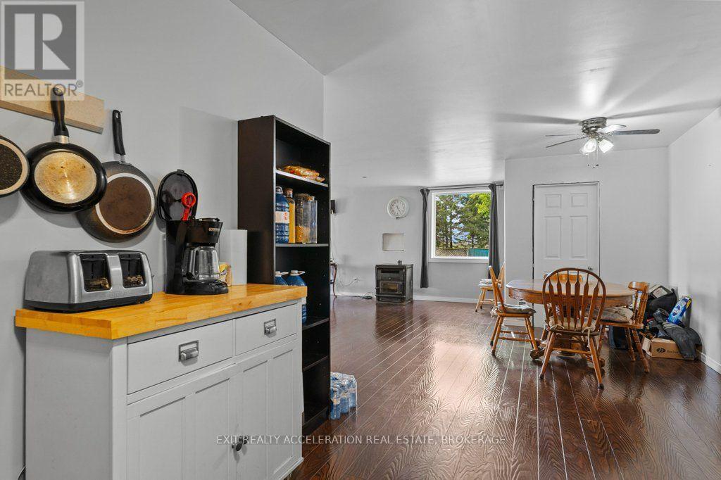 6715 County Rd 2, Loyalist (Lennox And Addington - South), ON