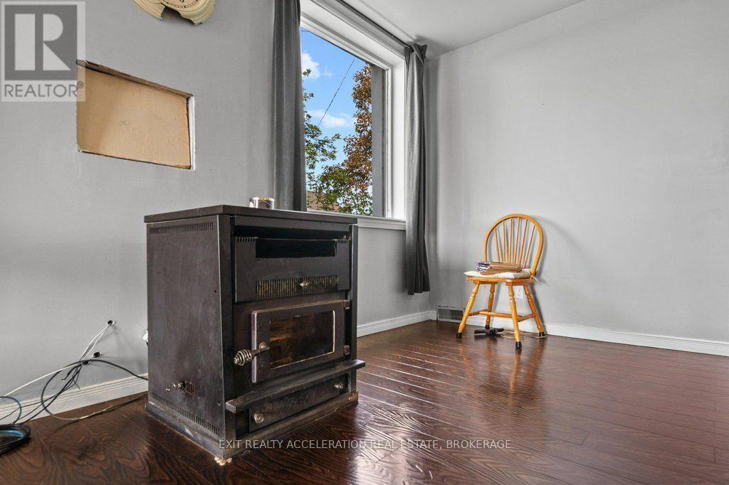 6715 County Rd 2, Loyalist (Lennox And Addington - South), ON