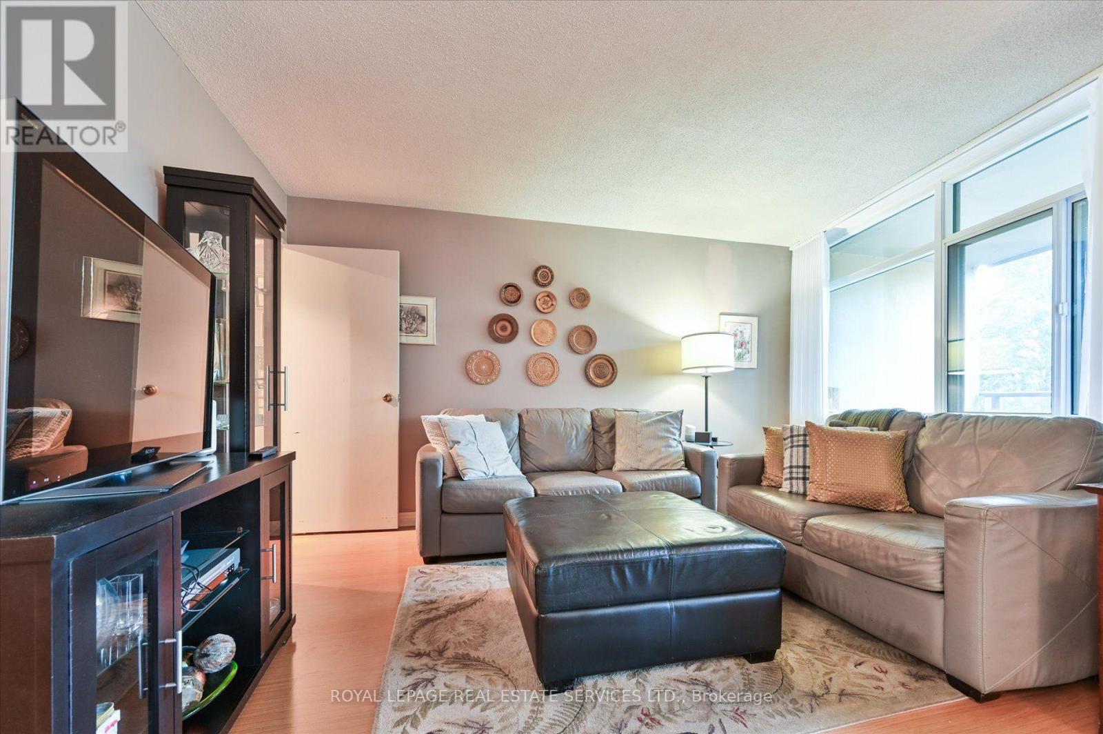 301 - 3100 Kirwin Avenue, Mississauga, ON