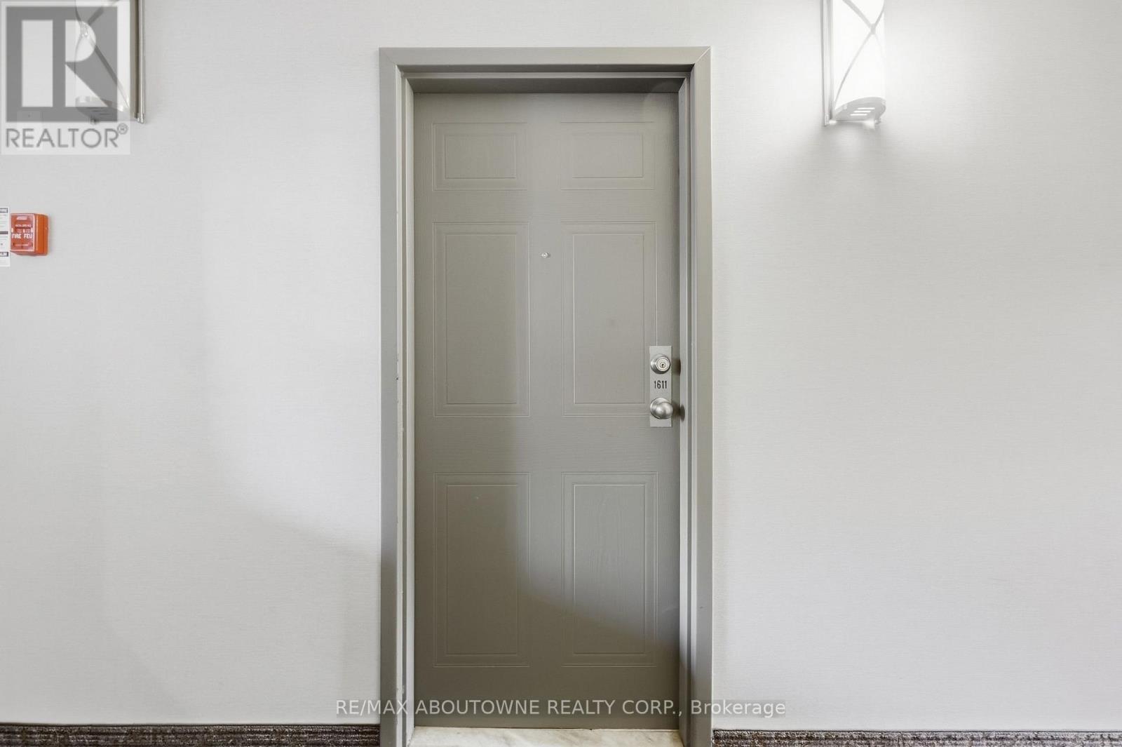 1611 - 1480 Pilgrims Way, Oakville, ON
