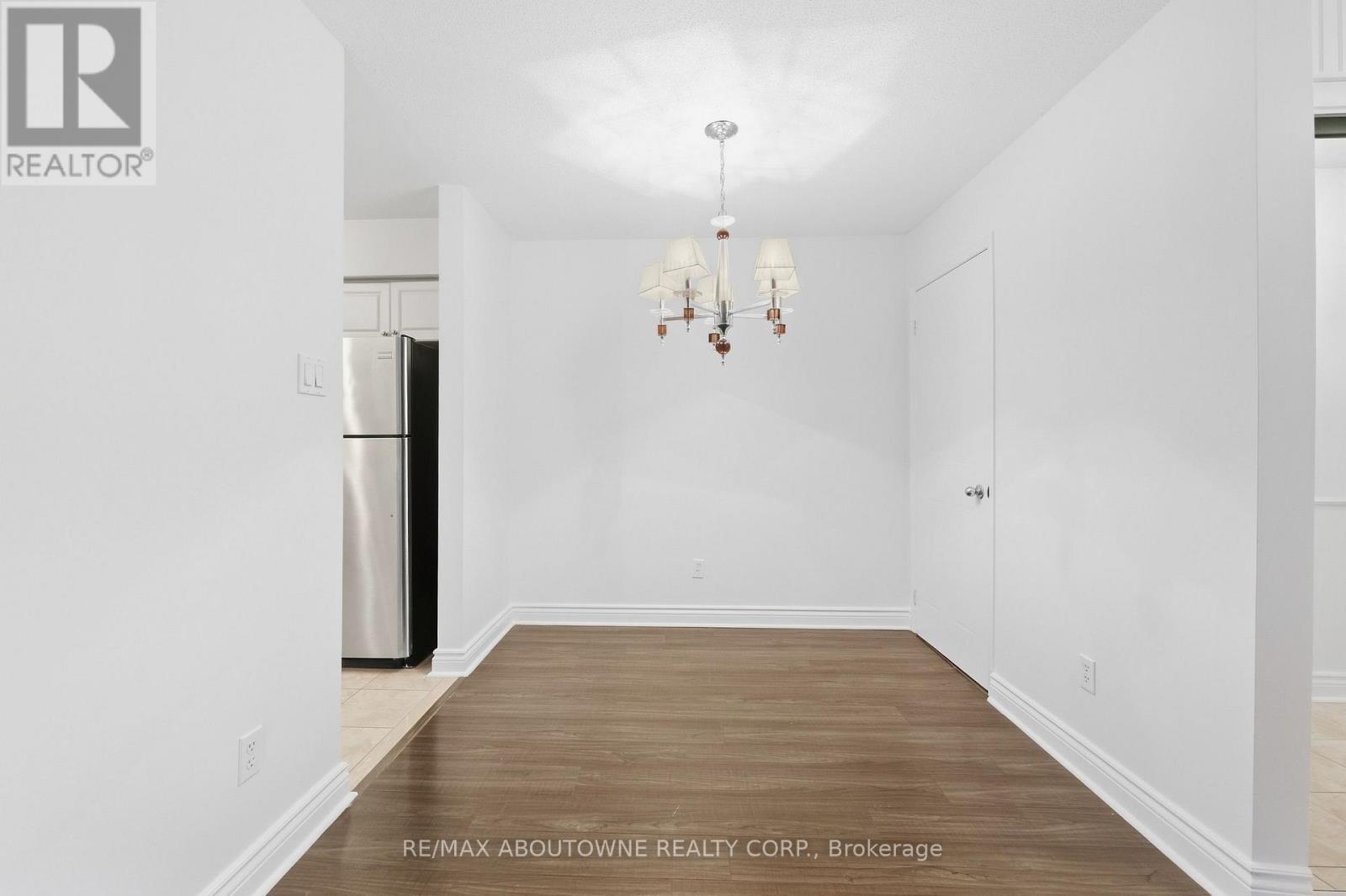 1611 - 1480 Pilgrims Way, Oakville, ON