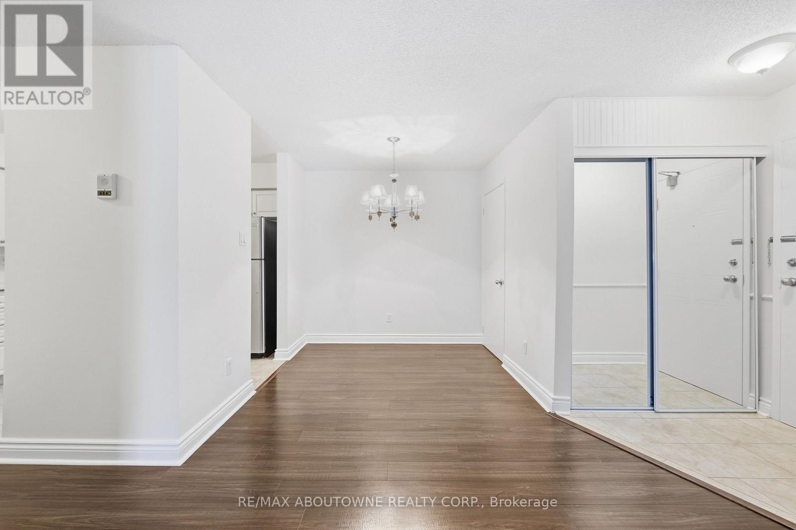 1611 - 1480 Pilgrims Way, Oakville, ON