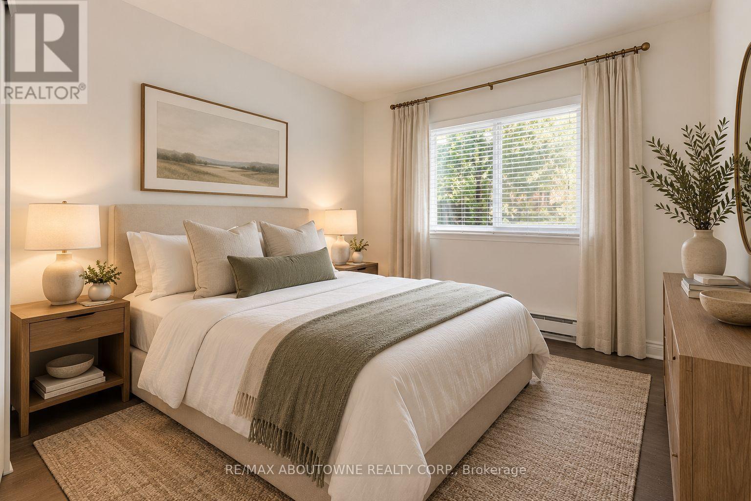 1611 - 1480 Pilgrims Way, Oakville, ON