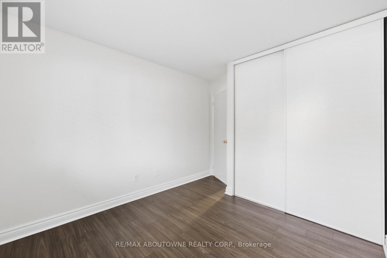 1611 - 1480 Pilgrims Way, Oakville, ON