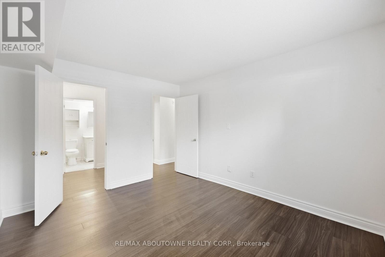 1611 - 1480 Pilgrims Way, Oakville, ON