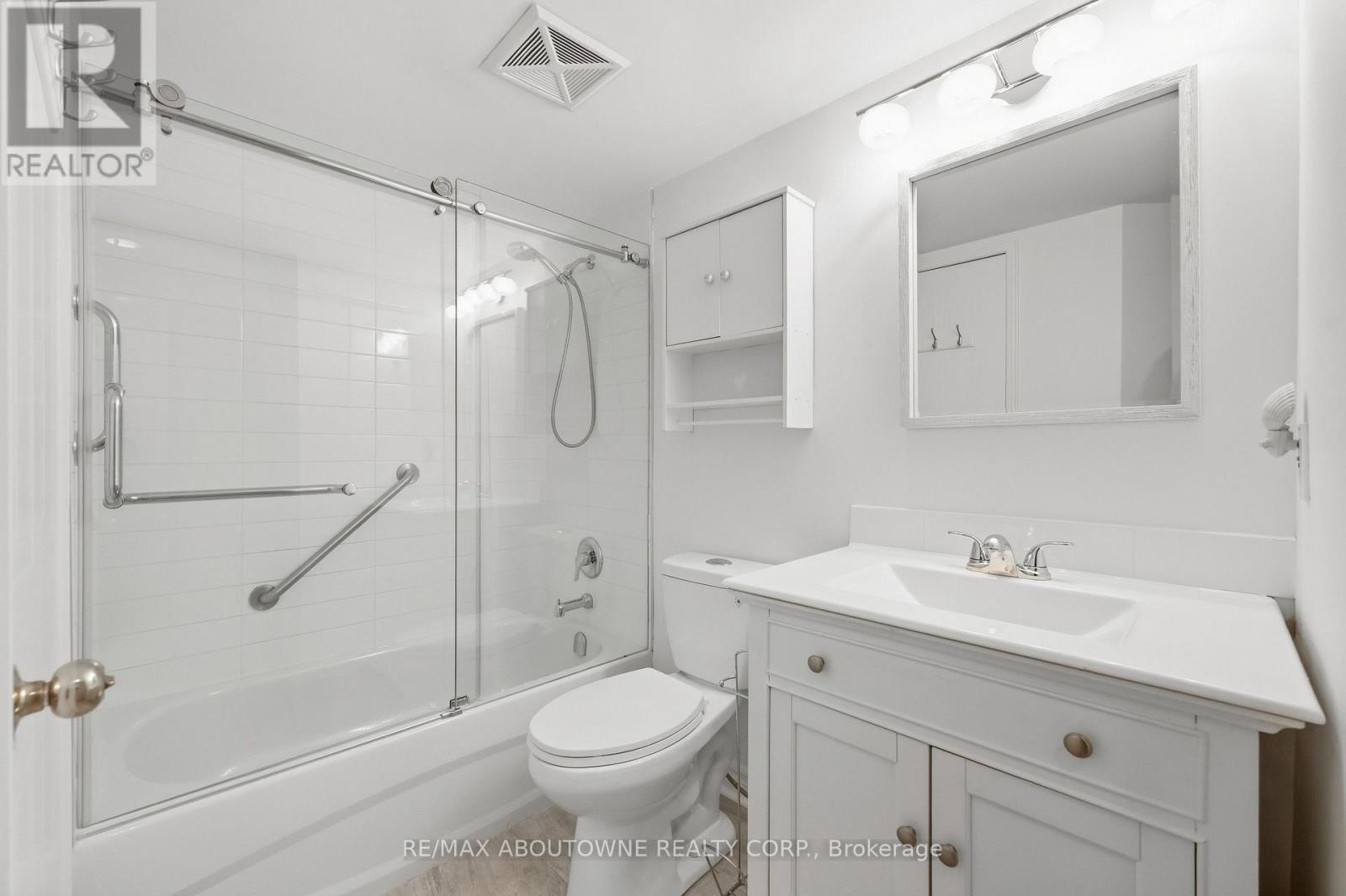 1611 - 1480 Pilgrims Way, Oakville, ON