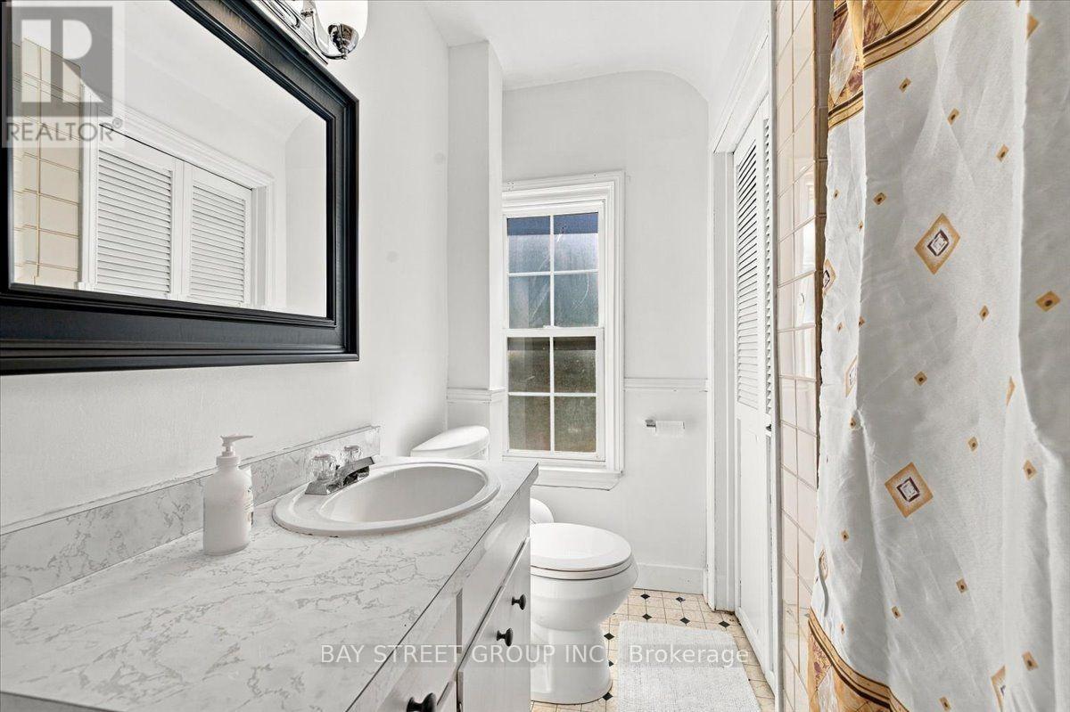 325 Chatham Street, Brantford, ON
