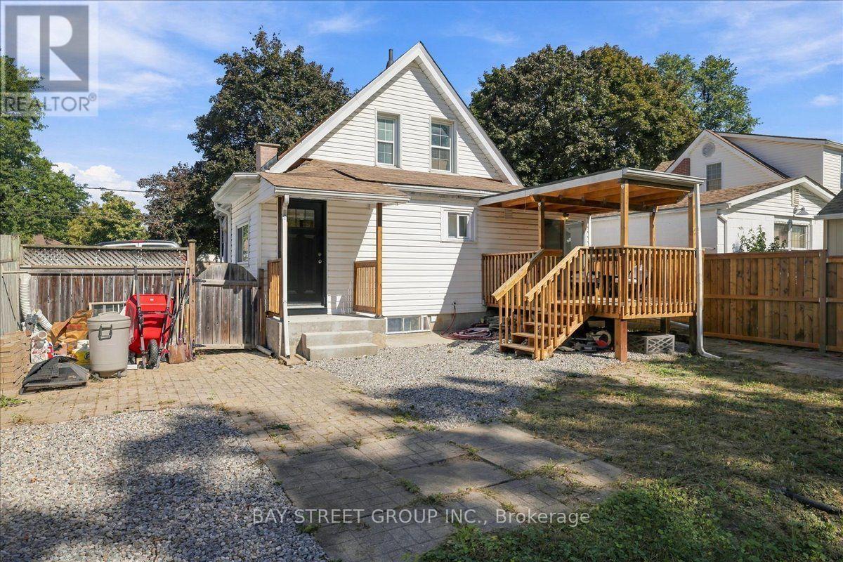 325 Chatham Street, Brantford, ON