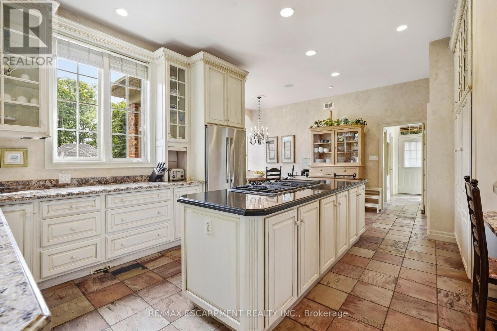 18 Blackberry Place, Hamilton, ON