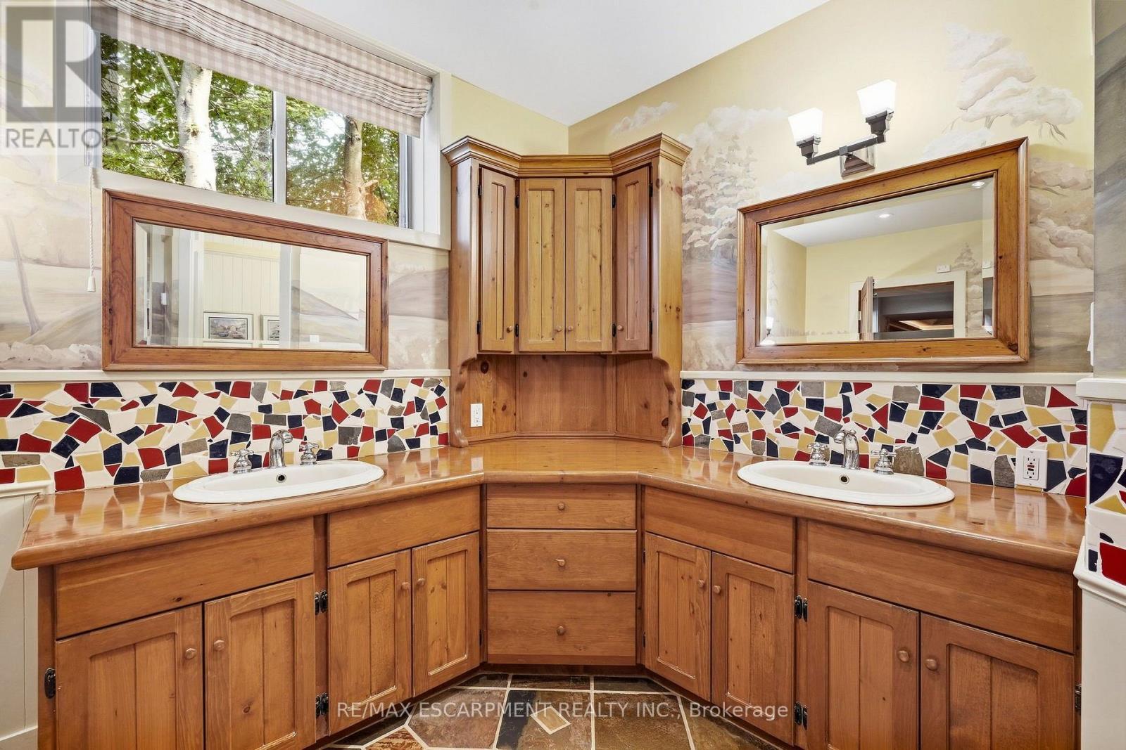 18 Blackberry Place, Hamilton, ON