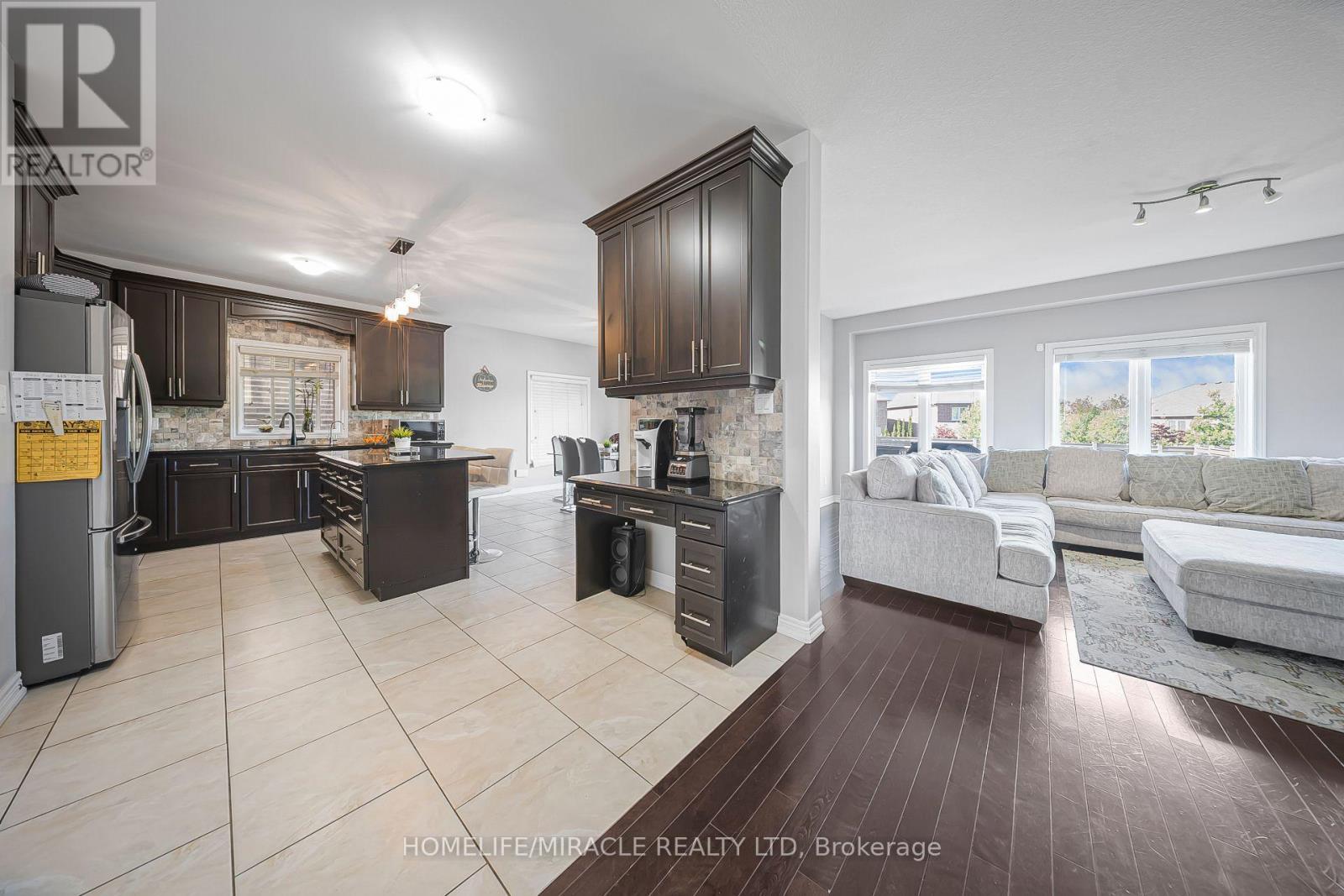 795 Robert Ferrie Drive, Kitchener, ON