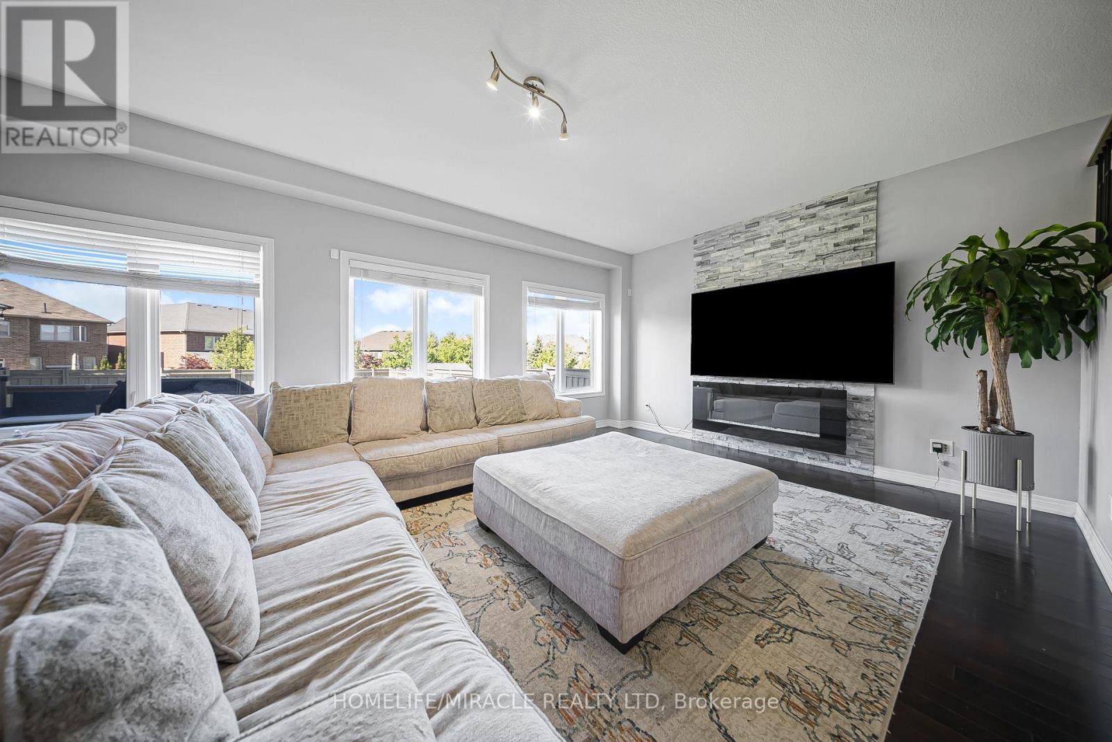 795 Robert Ferrie Drive, Kitchener, ON
