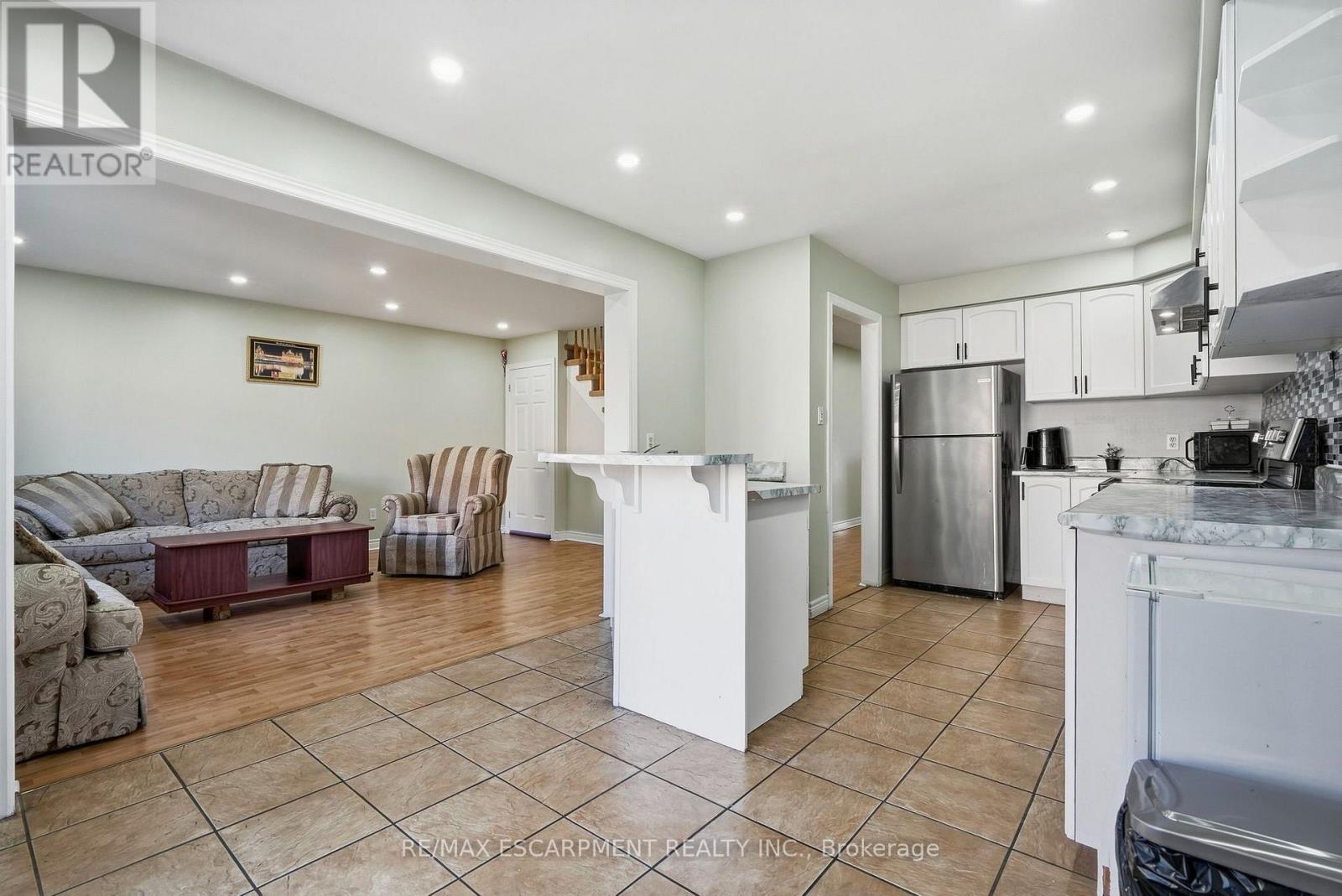 31 Peachwood Crescent, Hamilton, ON