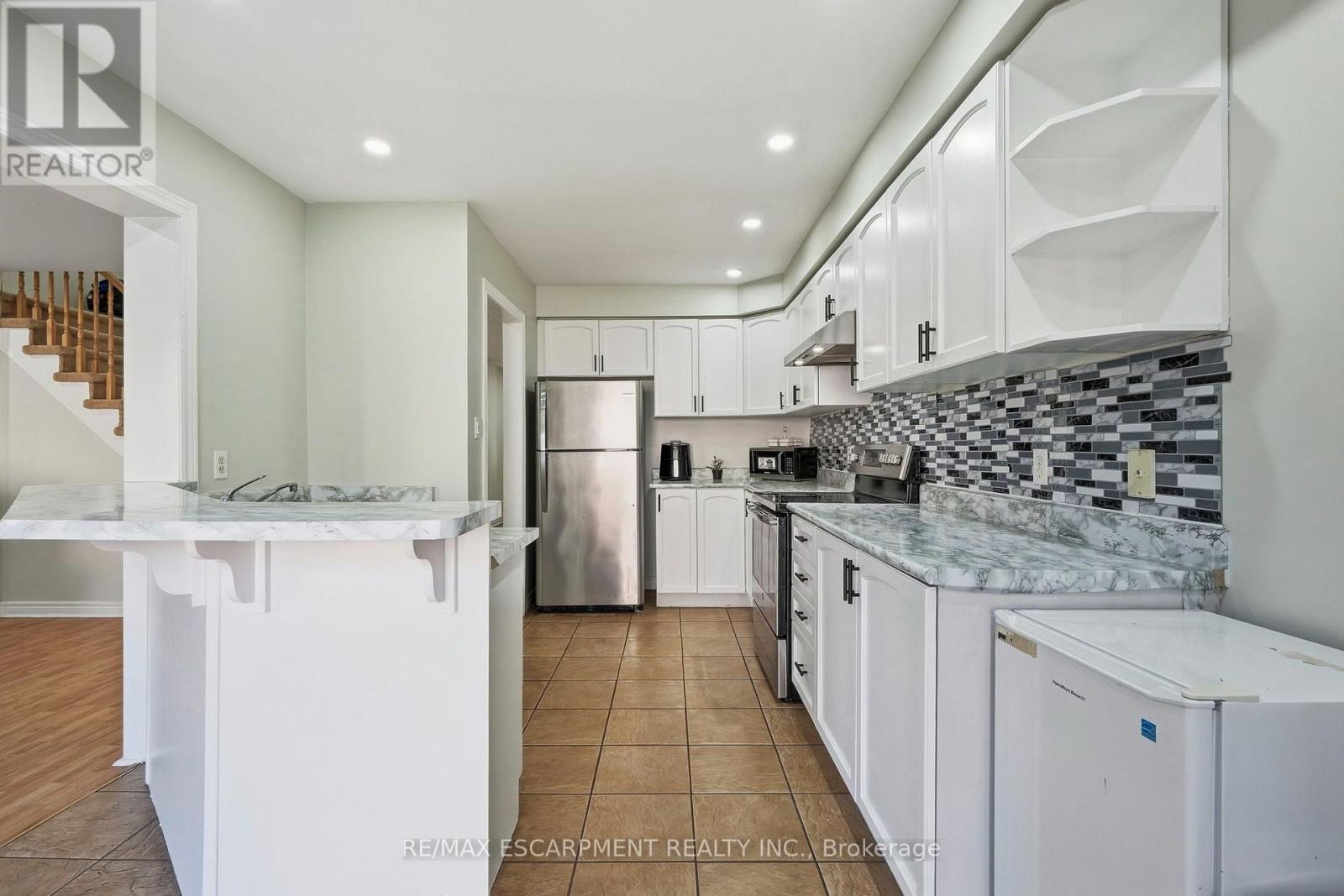 31 Peachwood Crescent, Hamilton, ON