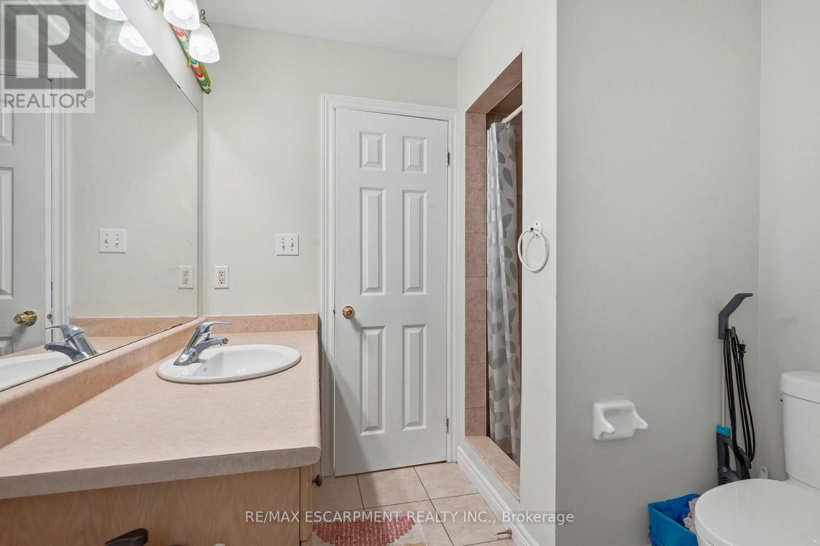 31 Peachwood Crescent, Hamilton, ON