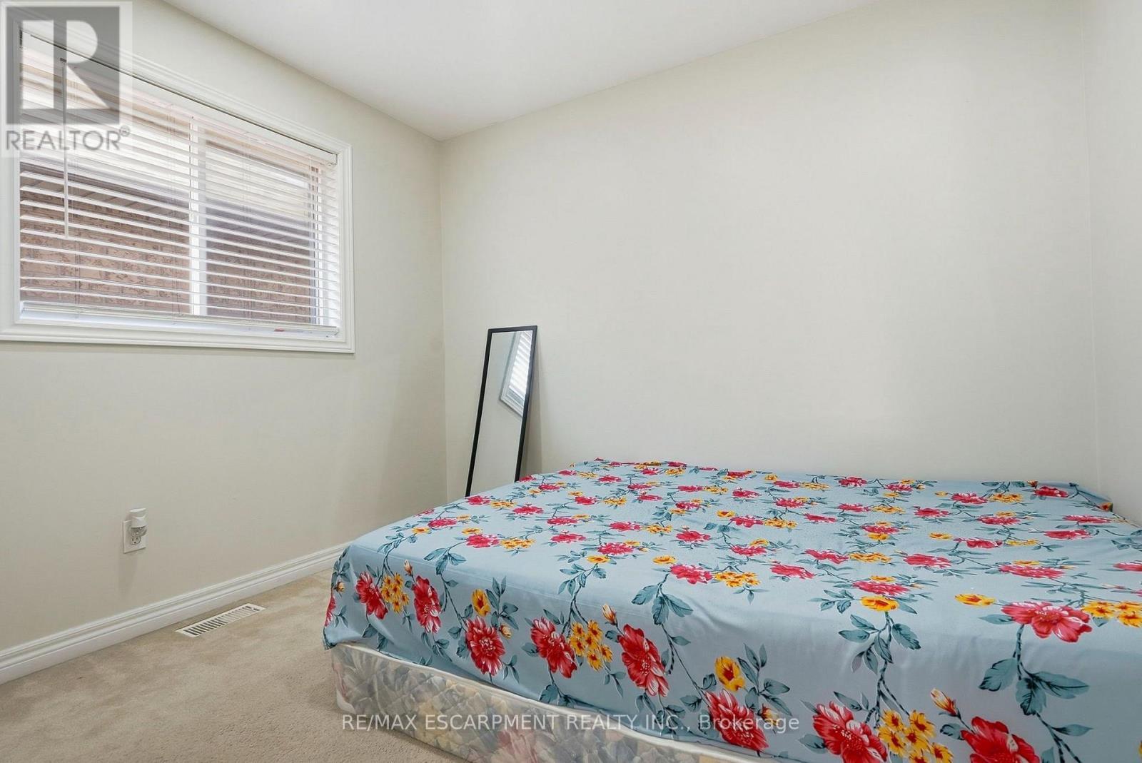 31 Peachwood Crescent, Hamilton, ON