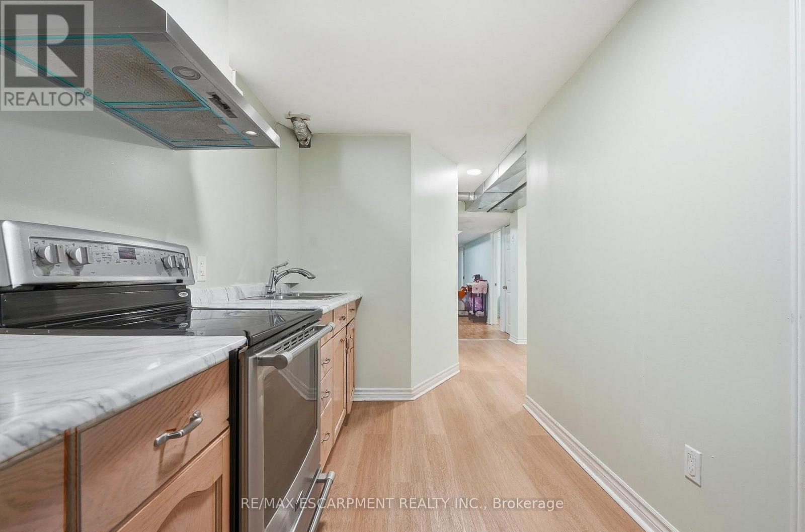 31 Peachwood Crescent, Hamilton, ON