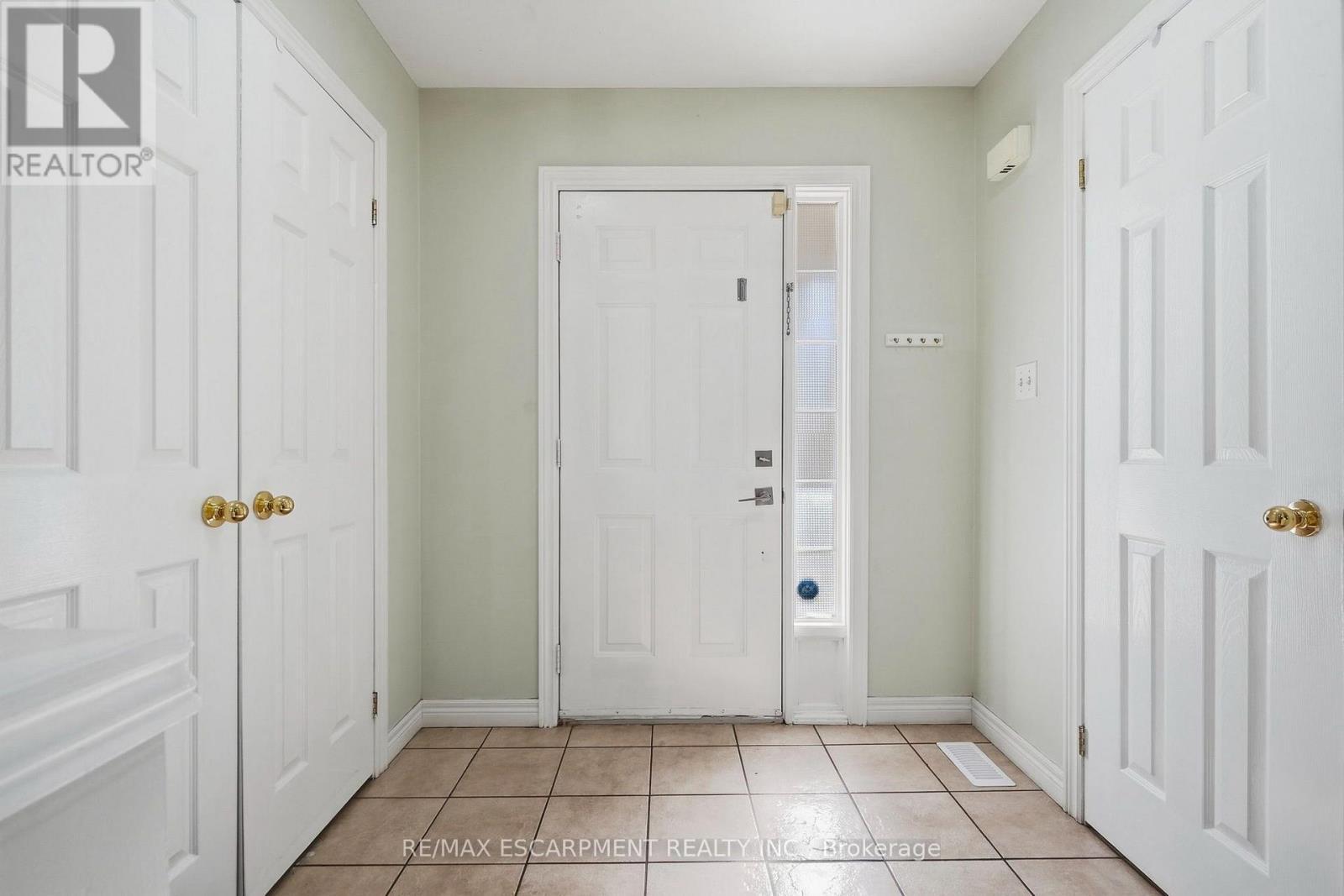 31 Peachwood Crescent, Hamilton, ON