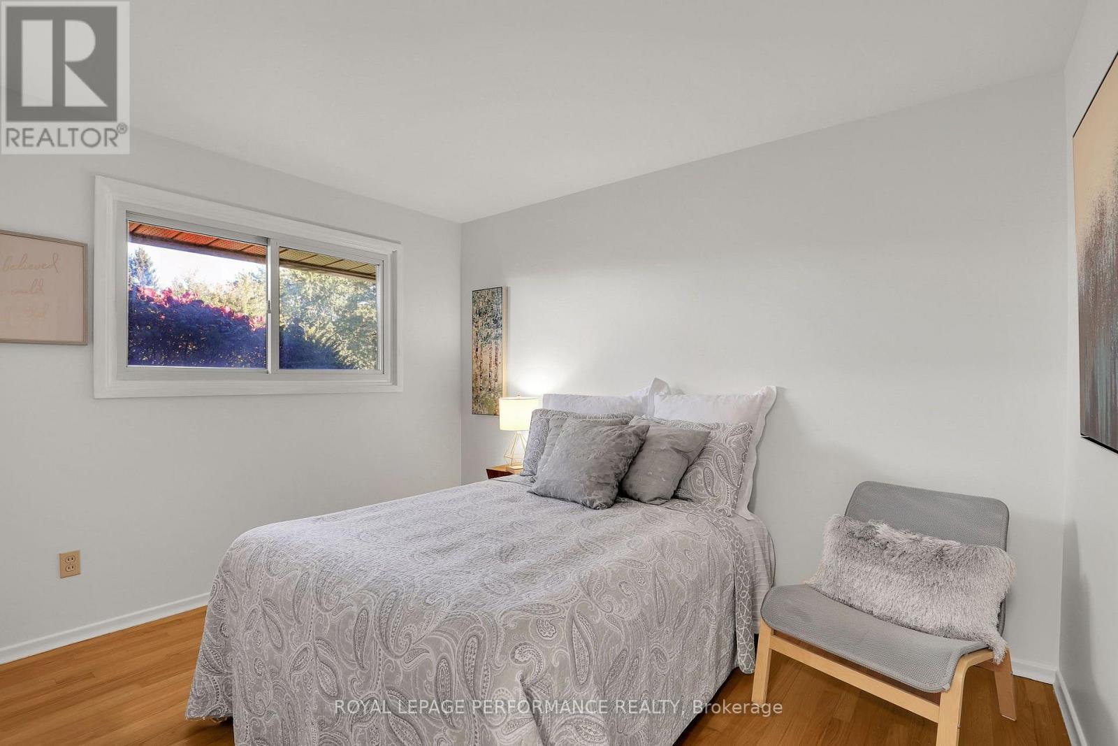 25 Thorncliff Place, Ottawa, ON