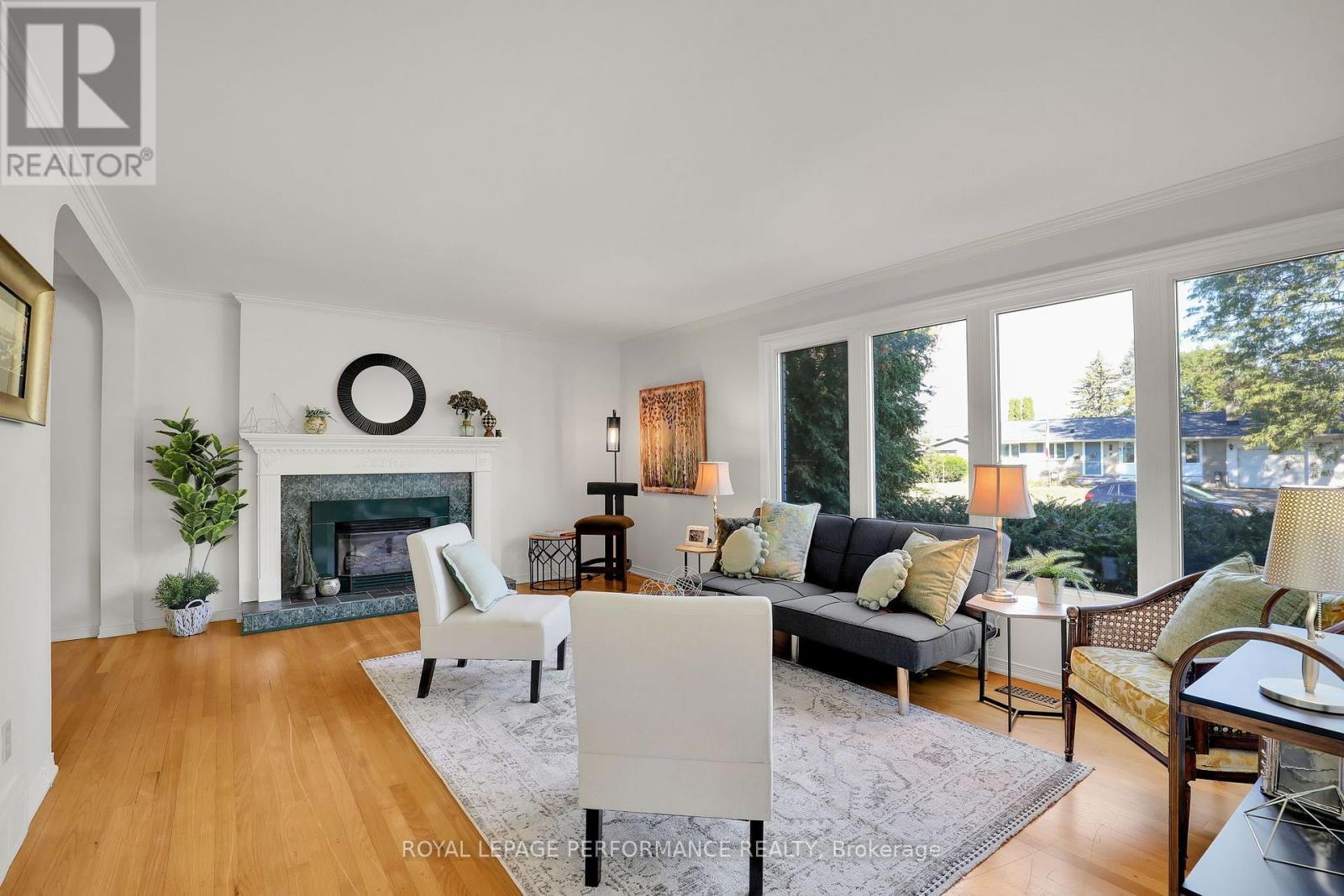 25 Thorncliff Place, Ottawa, ON