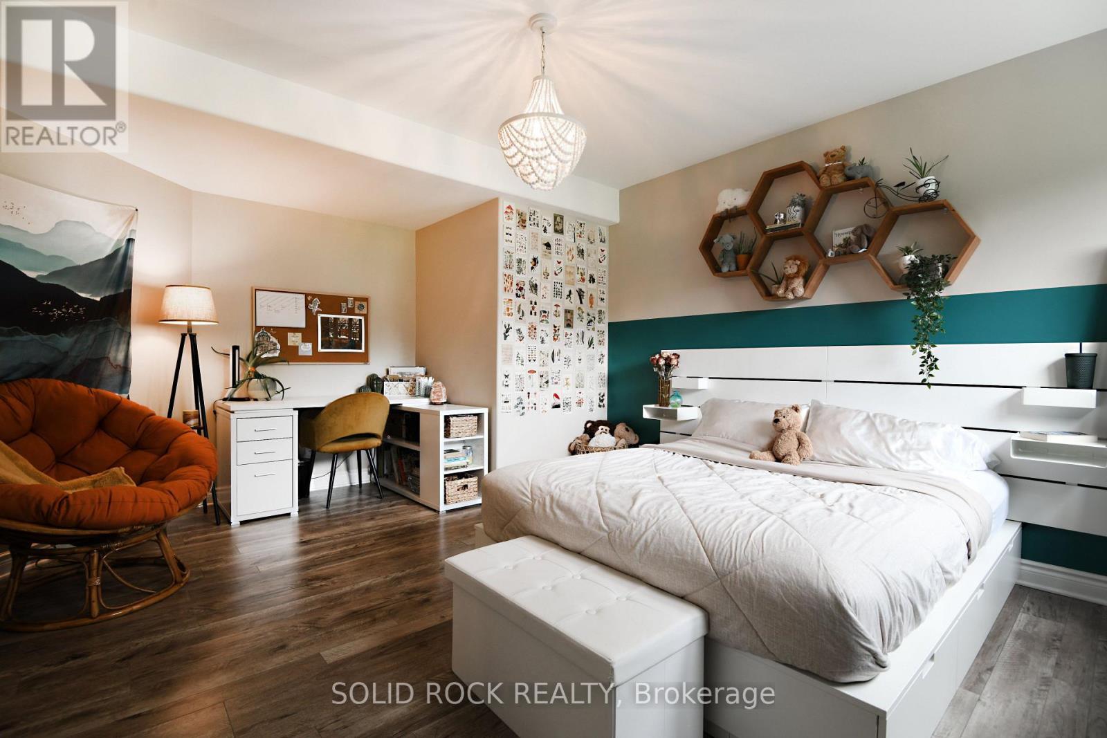 Bright 4th Bedroom - 7040 Donwel Drive, Ottawa, ON