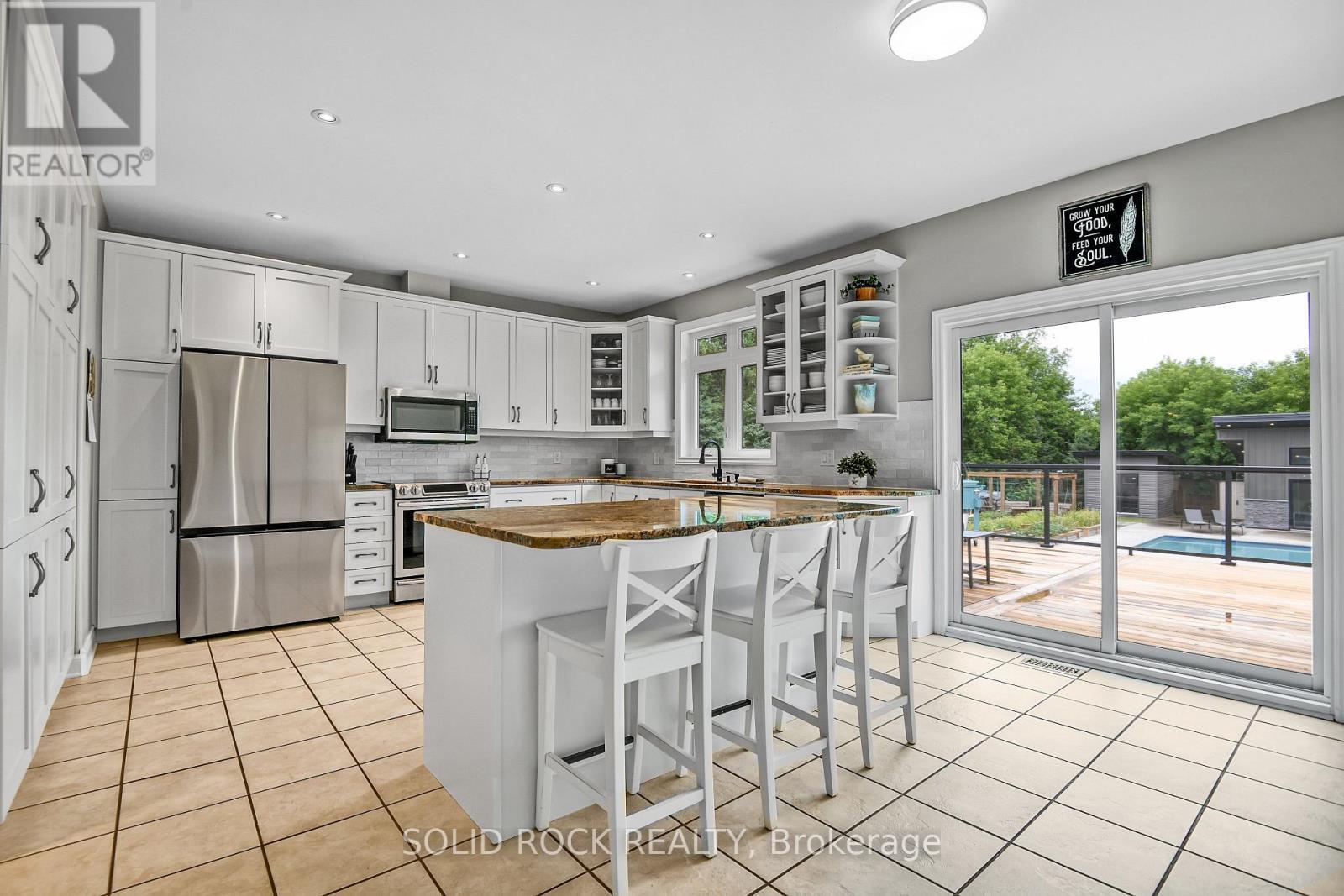 Floating Island Can be Moved for Space for a Table - 7040 Donwel Drive, Ottawa, ON