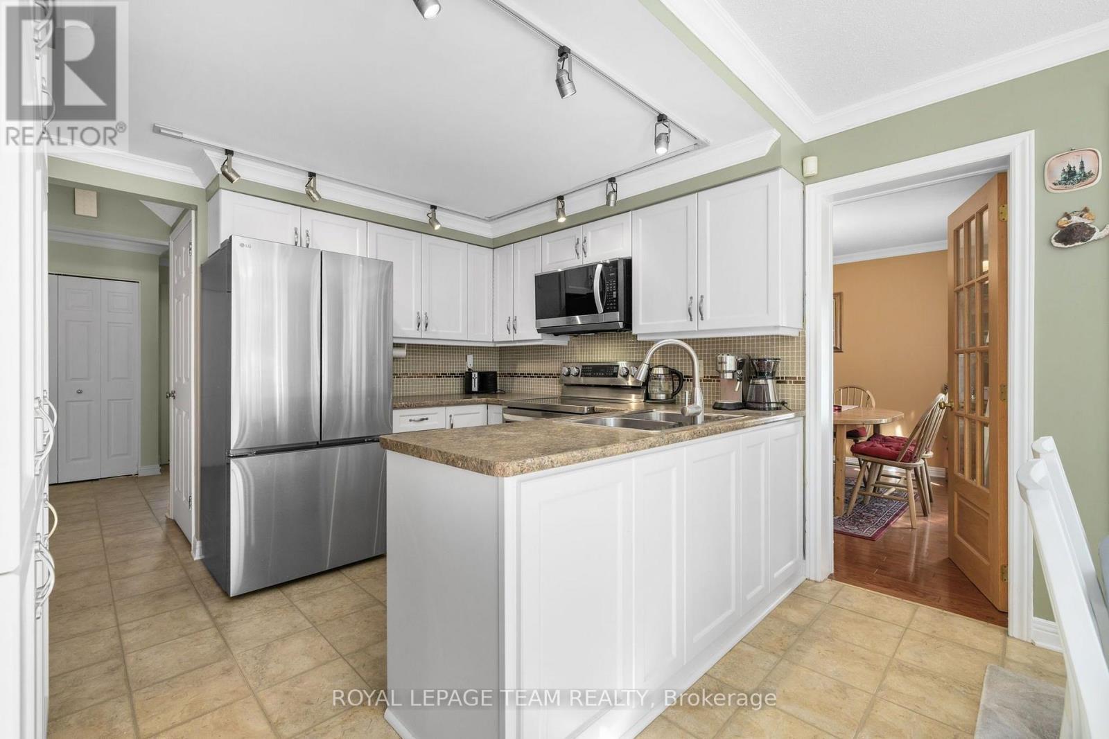 67 Holitman Drive, Ottawa, ON