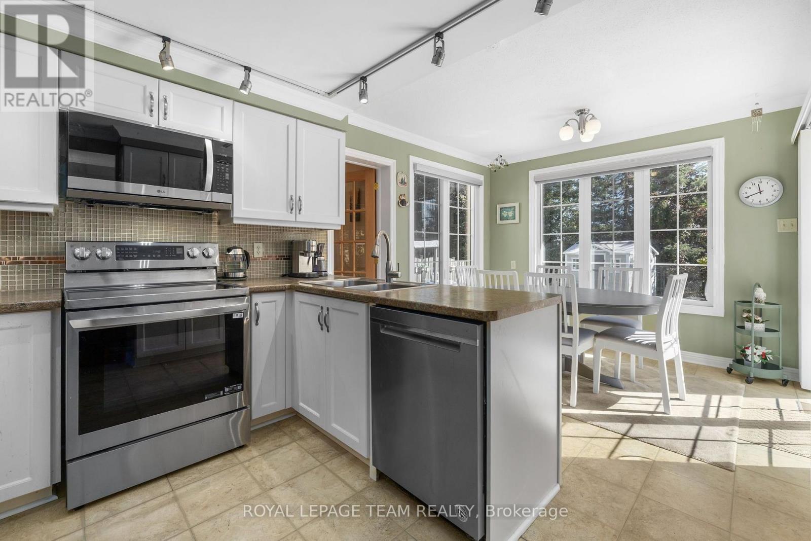 67 Holitman Drive, Ottawa, ON