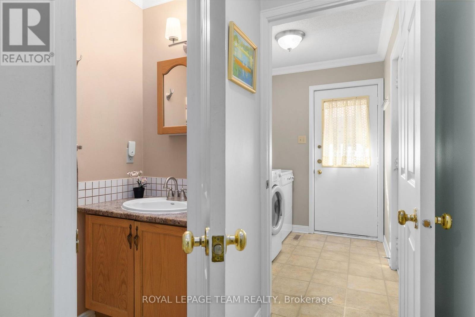 67 Holitman Drive, Ottawa, ON