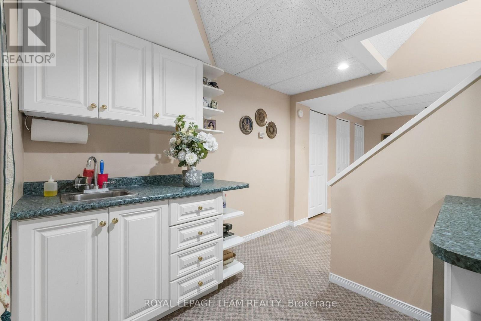 67 Holitman Drive, Ottawa, ON