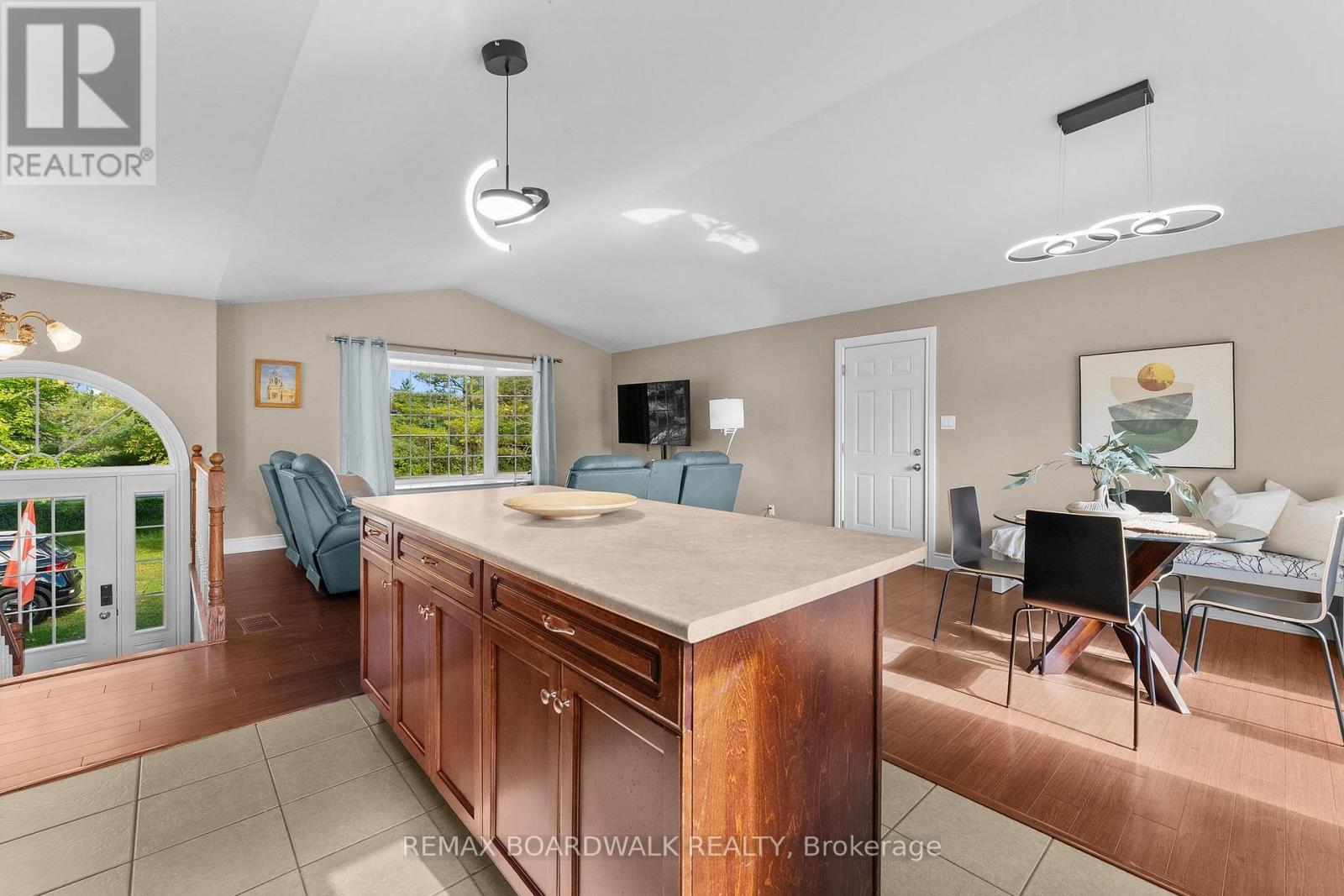 2711 Glen Smail Road, Edwardsburgh/Cardinal, ON