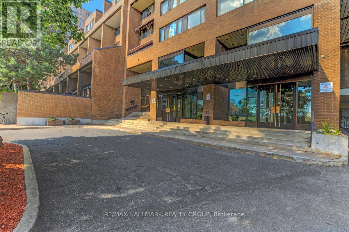 810 - 515 St Laurent Boulevard, Ottawa, ON