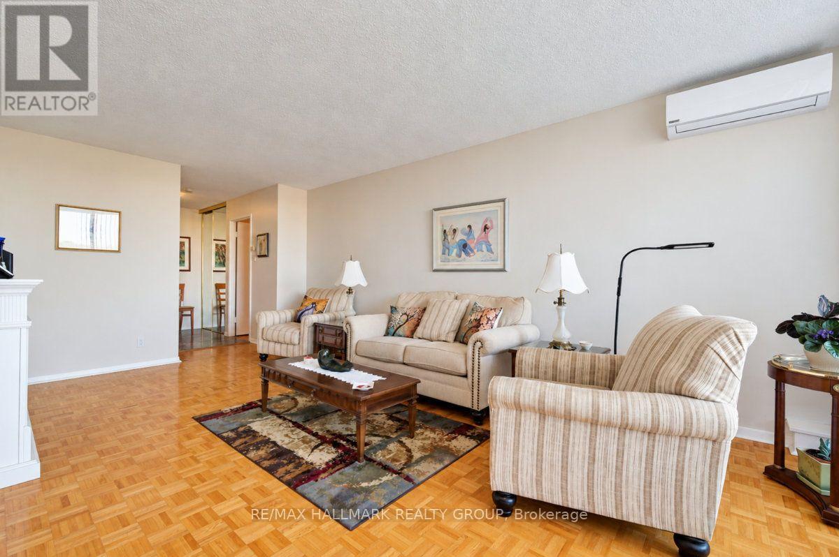 810 - 515 St Laurent Boulevard, Ottawa, ON