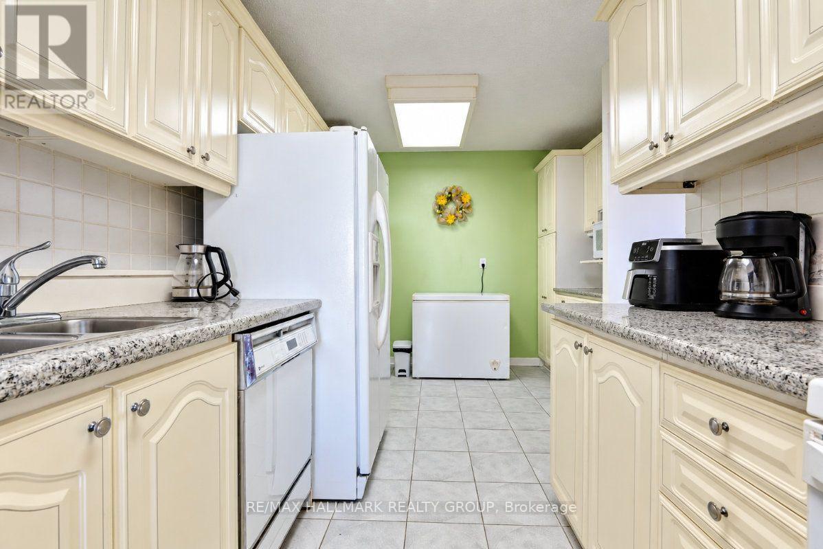 810 - 515 St Laurent Boulevard, Ottawa, ON