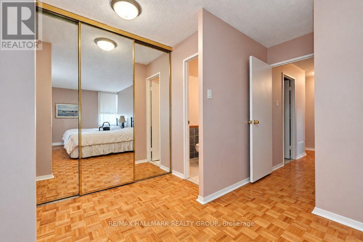 810 - 515 St Laurent Boulevard, Ottawa, ON