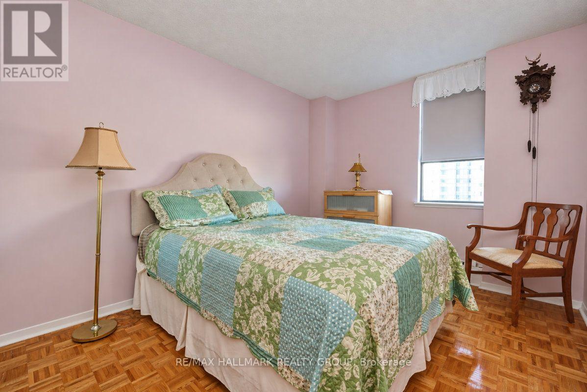 810 - 515 St Laurent Boulevard, Ottawa, ON