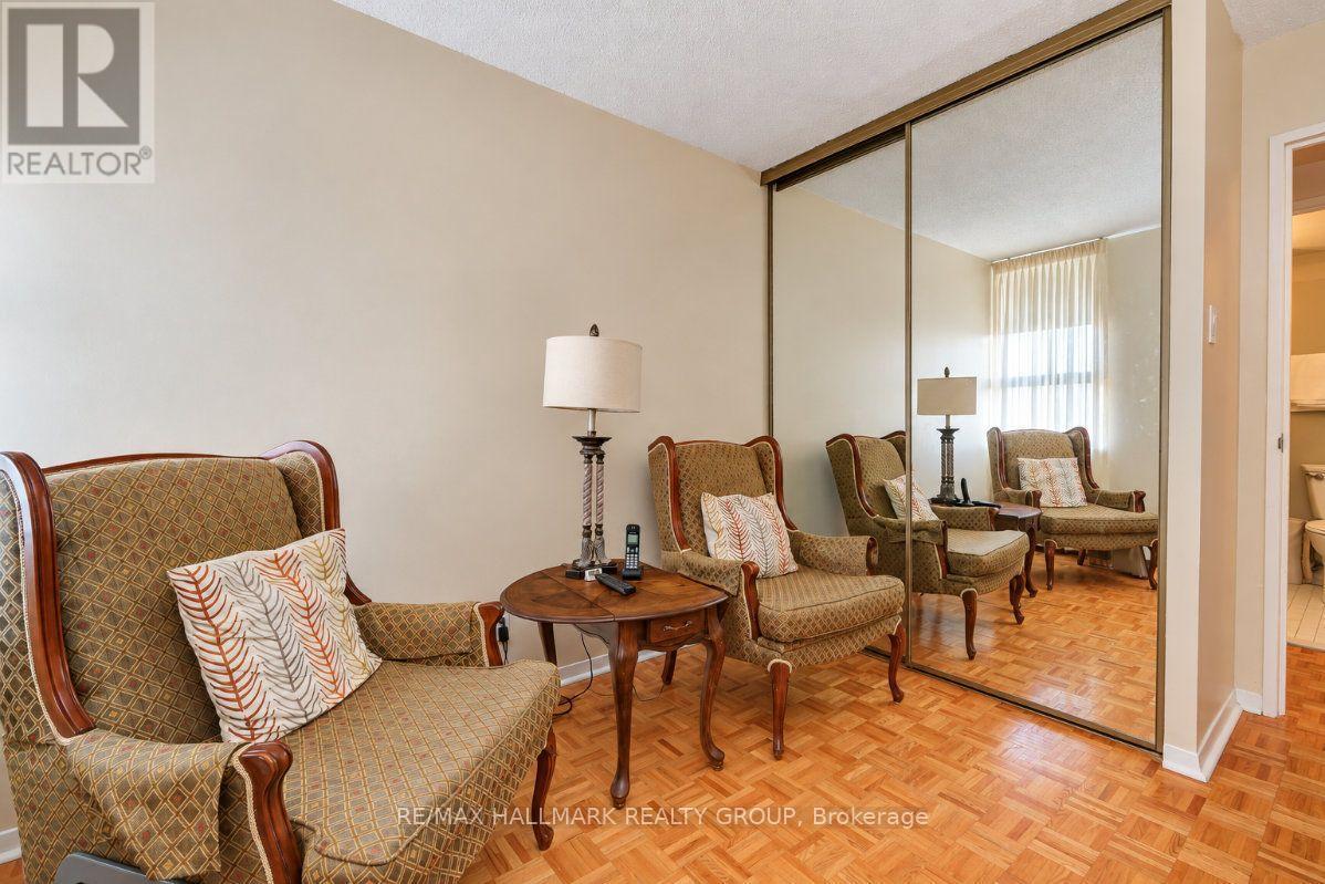 810 - 515 St Laurent Boulevard, Ottawa, ON