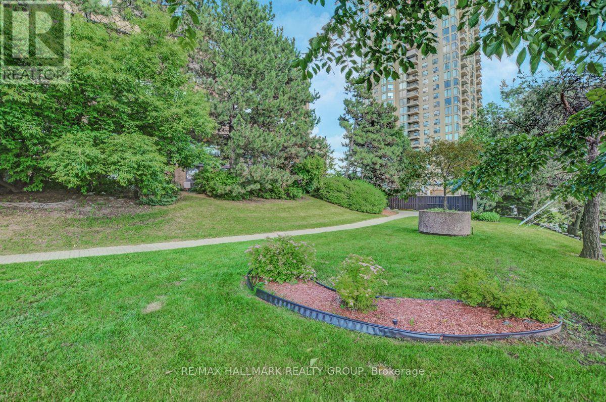 810 - 515 St Laurent Boulevard, Ottawa, ON
