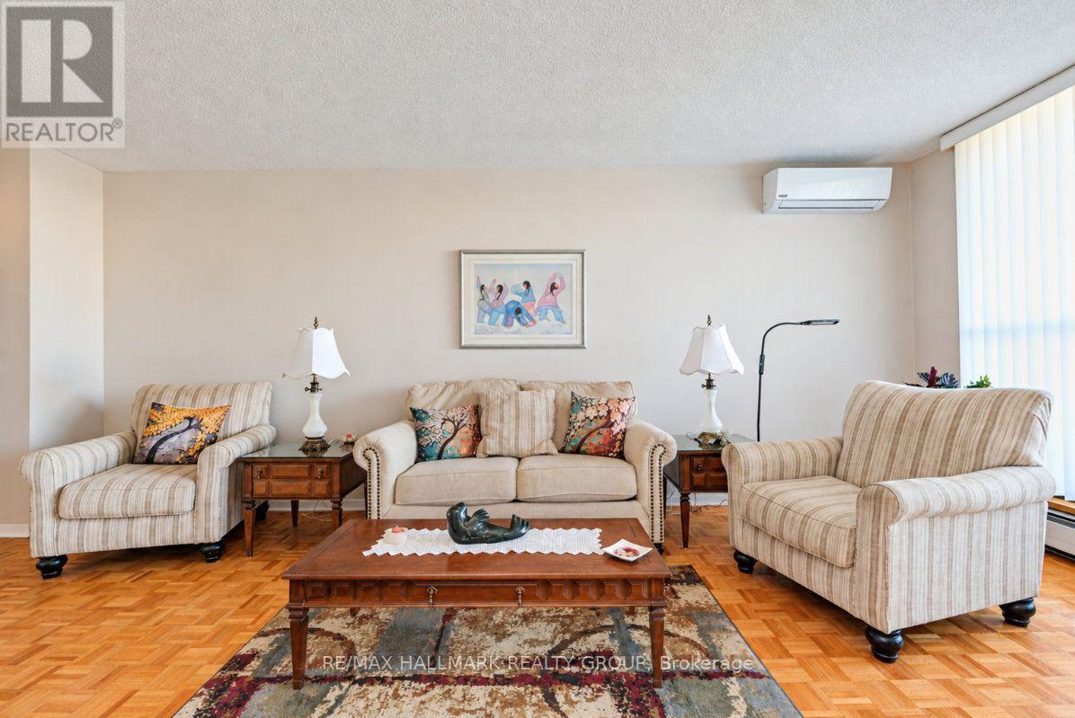 810 - 515 St Laurent Boulevard, Ottawa, ON