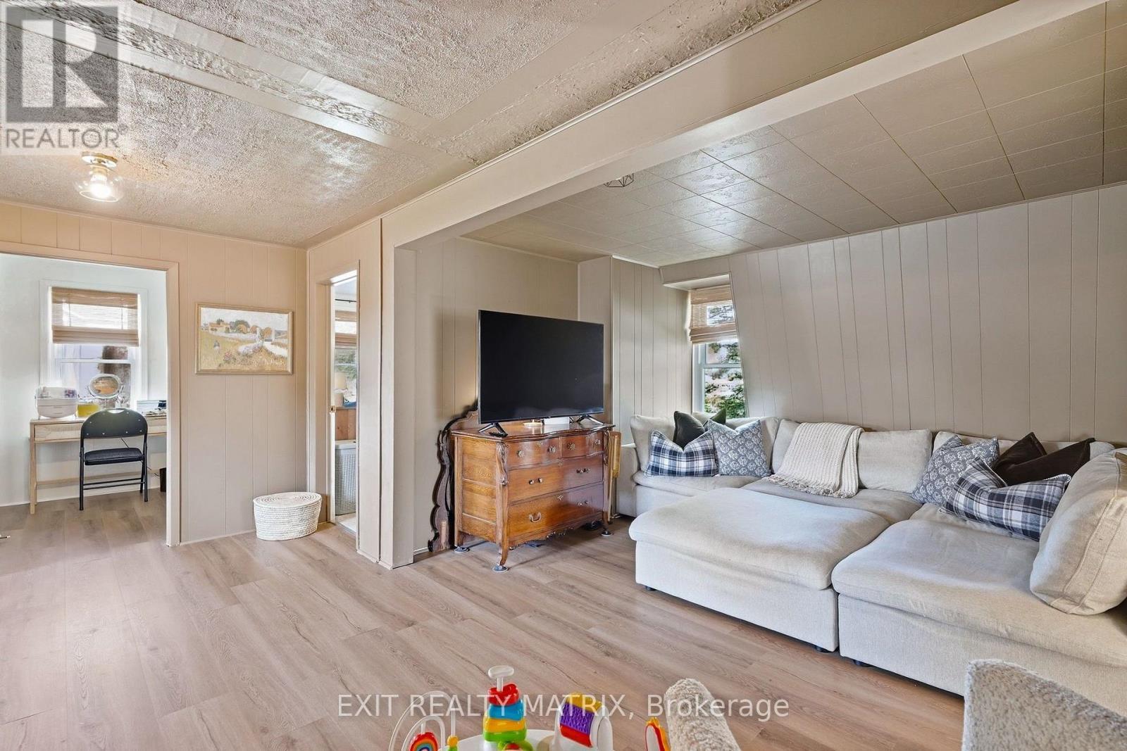 75 Stanley Avenue, Champlain, ON