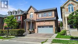 195 HOLMES CRESCENT Milton, ON L9T 0T8