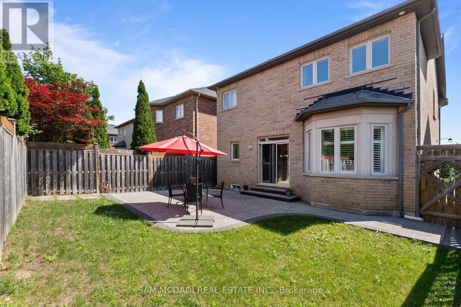195 Holmes Crescent, Milton, ON